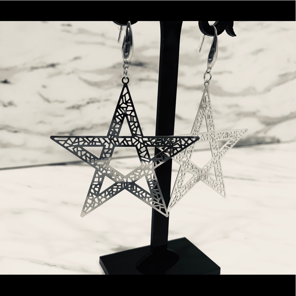 Statement Star Dangle Earrings - Picture 2 of 4